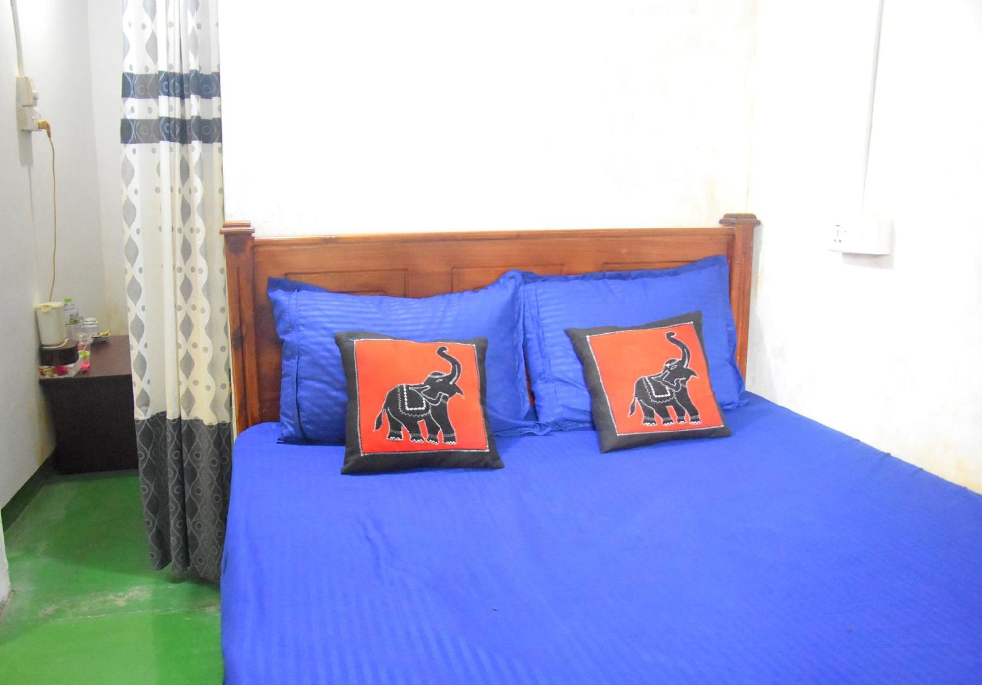 Meera Homestay & Guest House Anuradhapura Ngoại thất bức ảnh