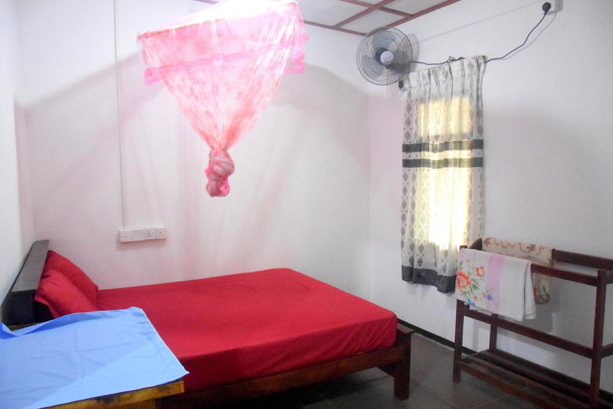 Meera Homestay & Guest House Anuradhapura Ngoại thất bức ảnh