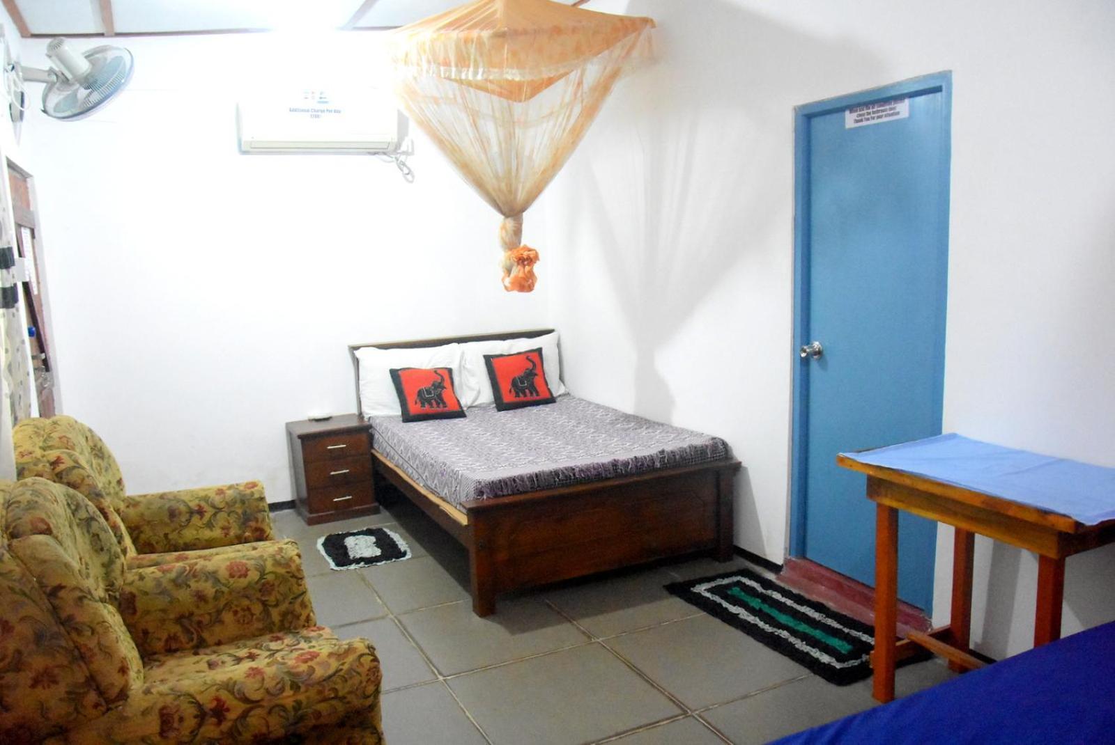 Meera Homestay & Guest House Anuradhapura Ngoại thất bức ảnh