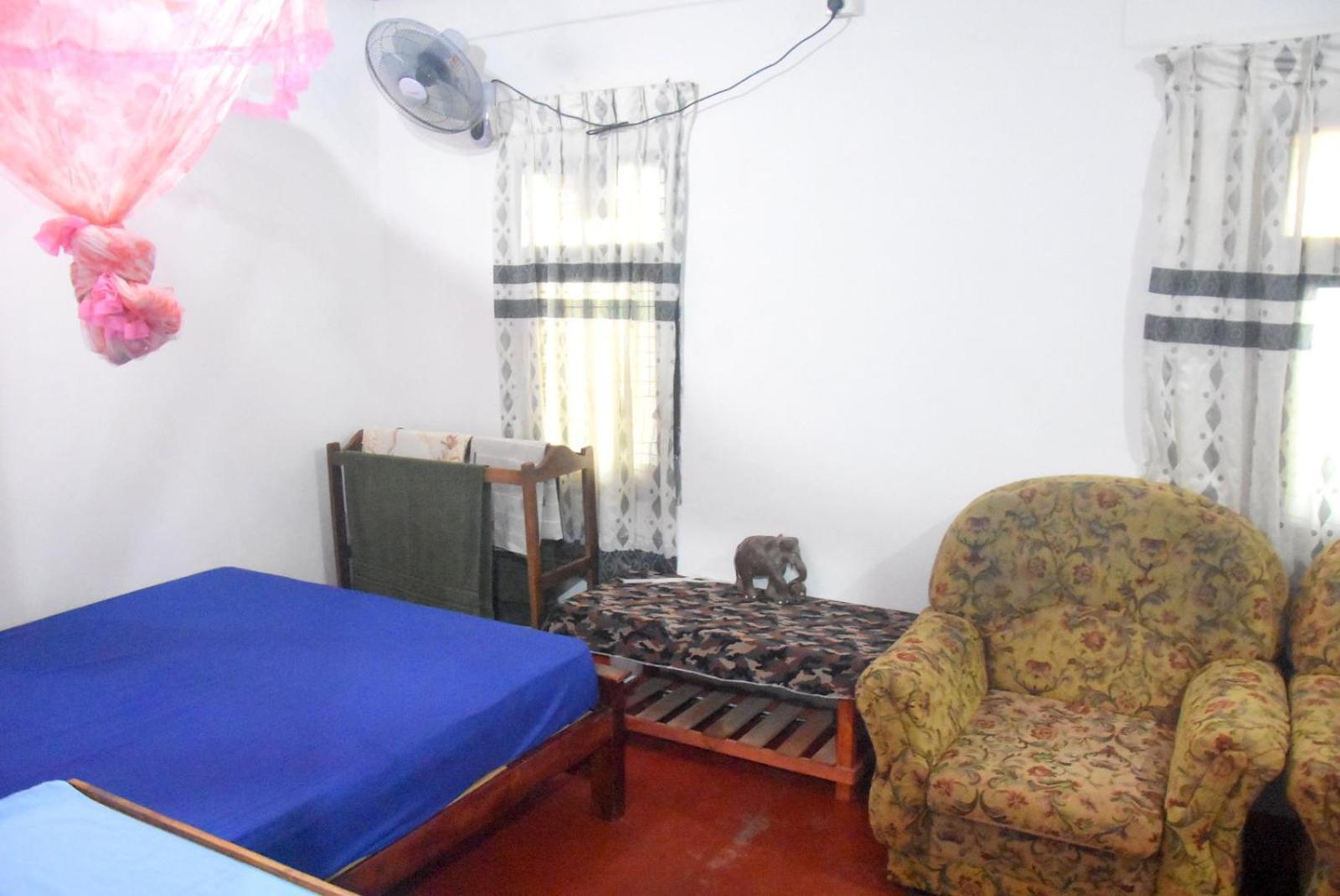 Meera Homestay & Guest House Anuradhapura Ngoại thất bức ảnh