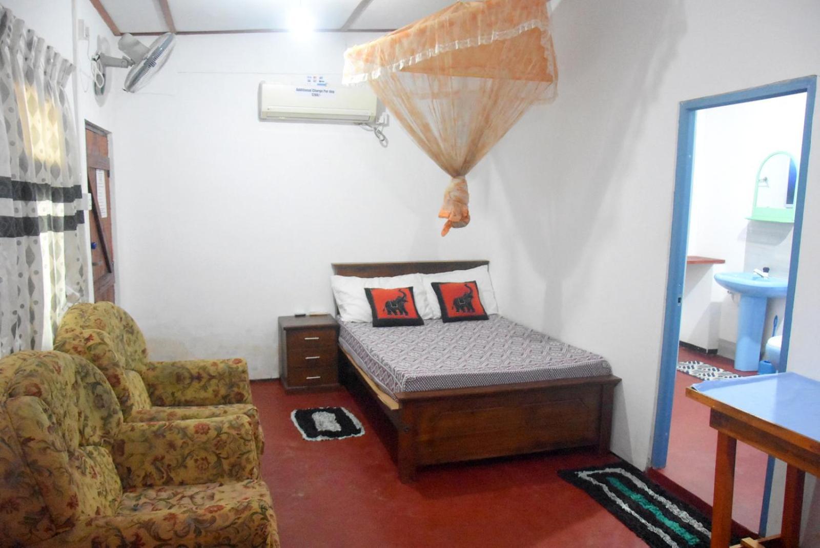 Meera Homestay & Guest House Anuradhapura Ngoại thất bức ảnh