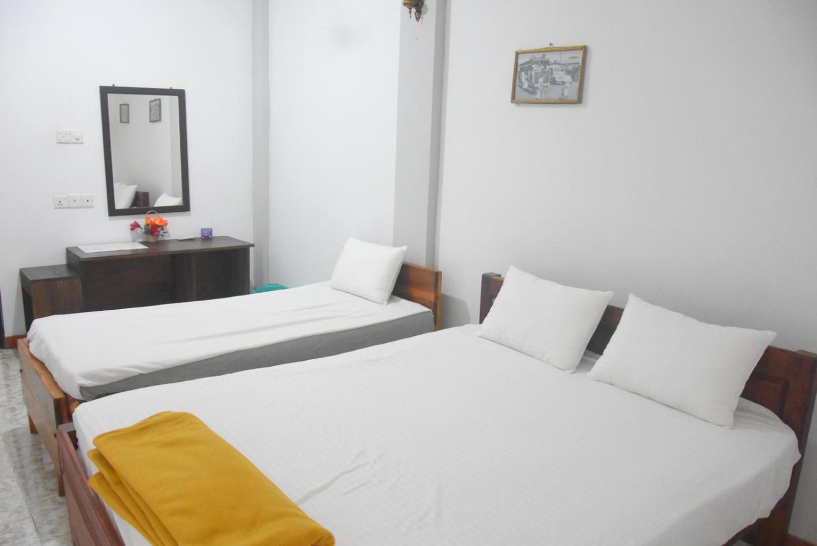 Meera Homestay & Guest House Anuradhapura Ngoại thất bức ảnh